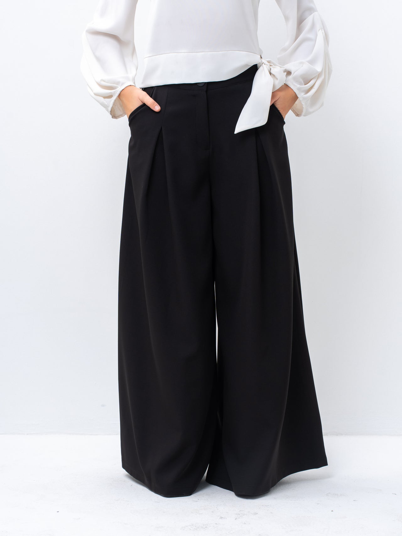 Sophisticated Palazzo Black Pants with Front Pleat Detail