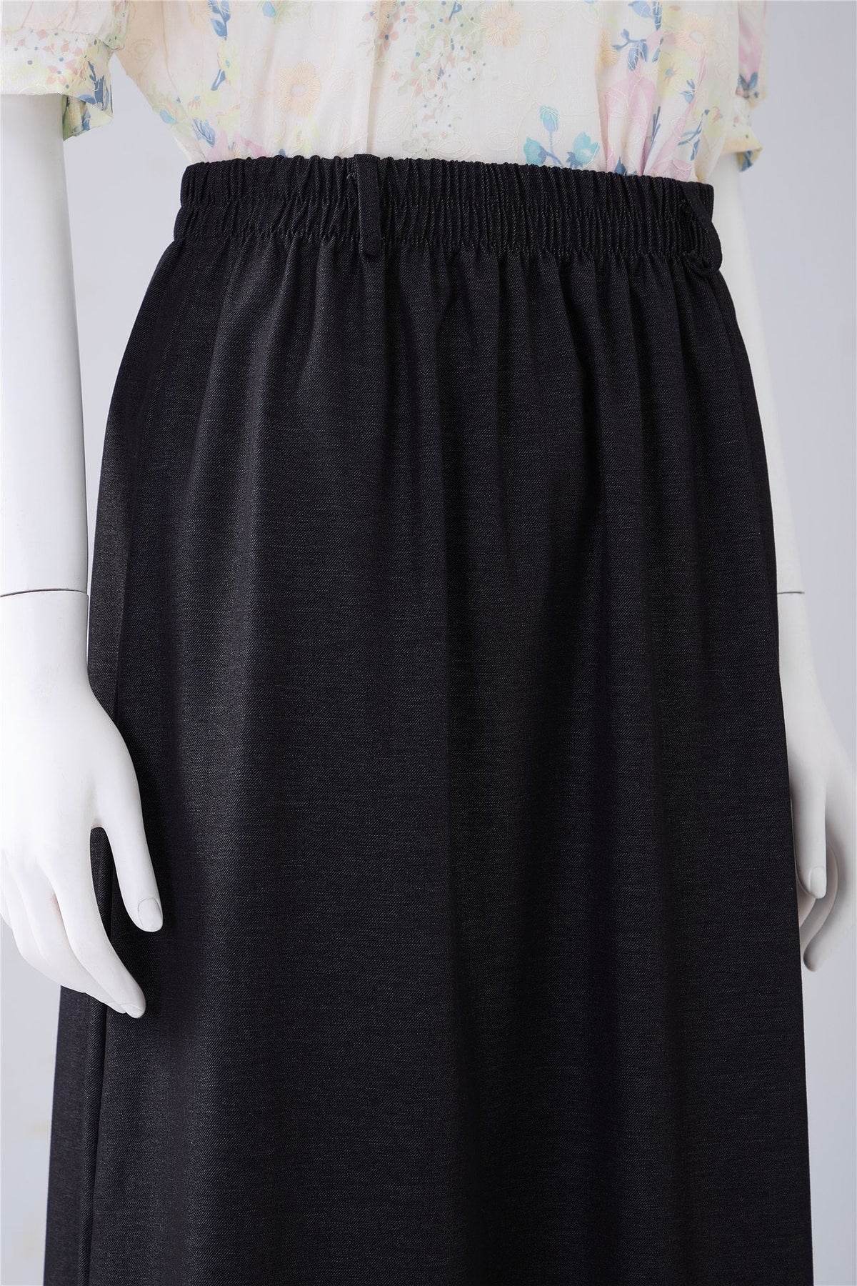 Black Elastic-Waist Midi Skirt — Image 5